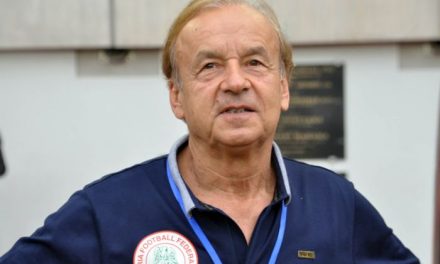 Super Eagles Boss Rohr Identifies 6 Players That Could Start 2021 AFCON Qualifier