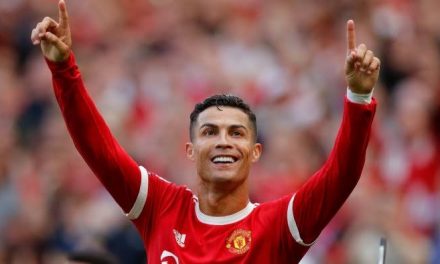 Ronaldo Last Gasp Strike Gives Manchester United Victory Over Villarreal