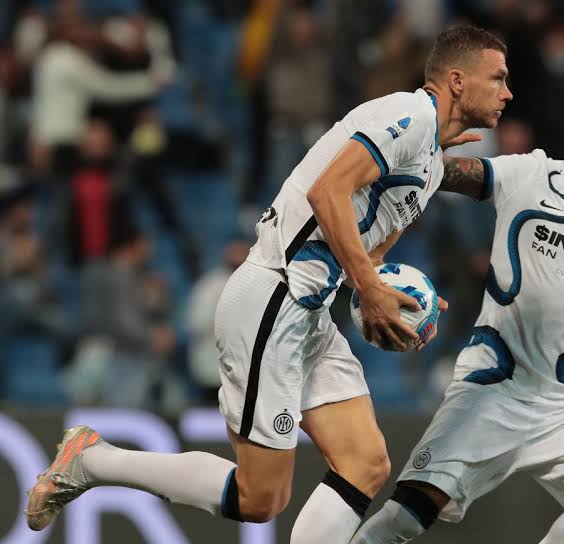 Dzeko Leads Inter Milan To Victory Against Sassuolo
