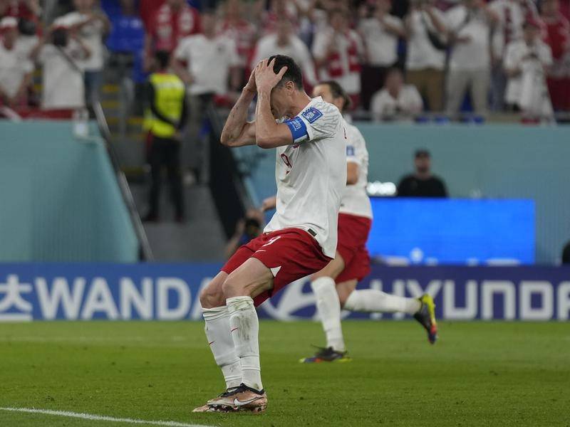 Lewandowski Loses Penalty As Mexico Holds Poland