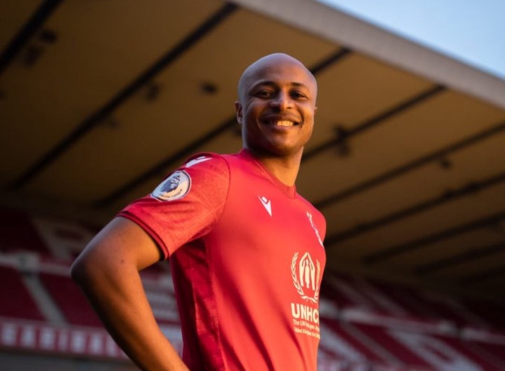 Nottingham Forest Signs Ayew