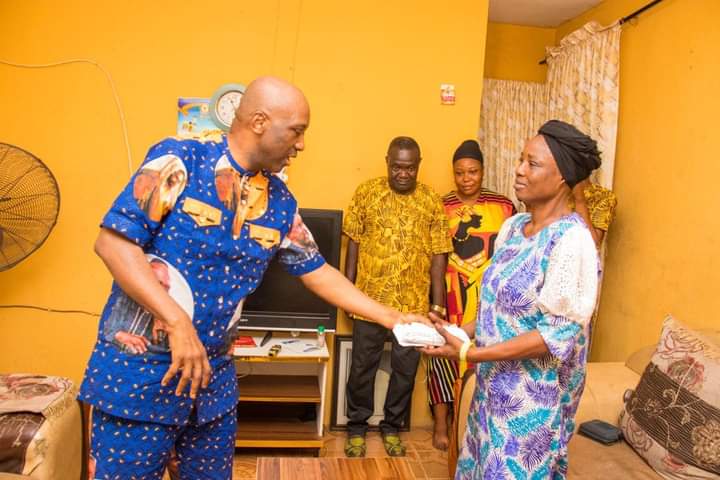 Primate Ayodele Begins 17 Days Of Appreciation And Philanthropic Impacts, Visit Sick People