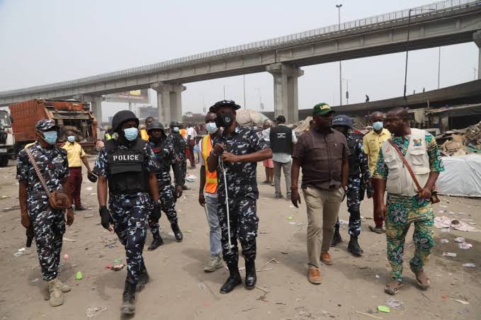 LASG Clears Illegal Squatters At Ijora Under Bridge