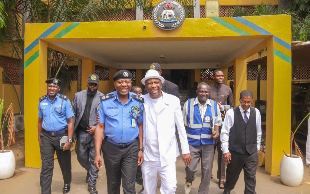 Primate Ayodele Visits Lagos Commissioner Of Police, Adegoke Fayoade