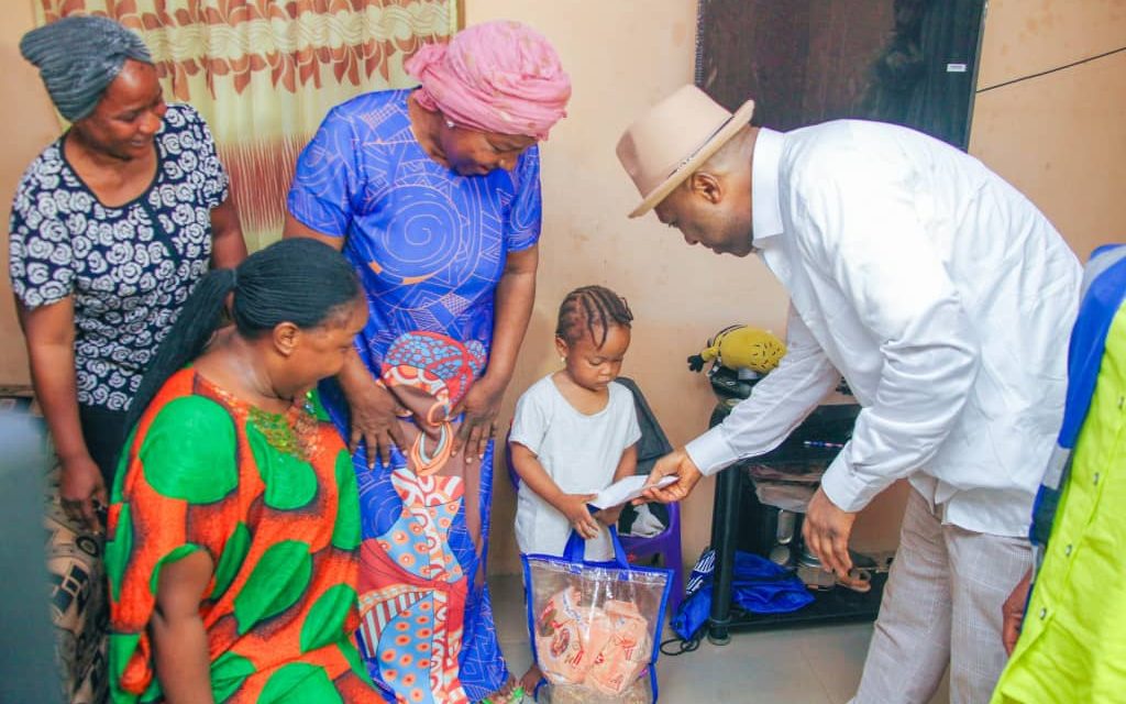 Primate Ayodele Begins Annual Thanksgiving With Awards, Visit To Church Members’ Houses