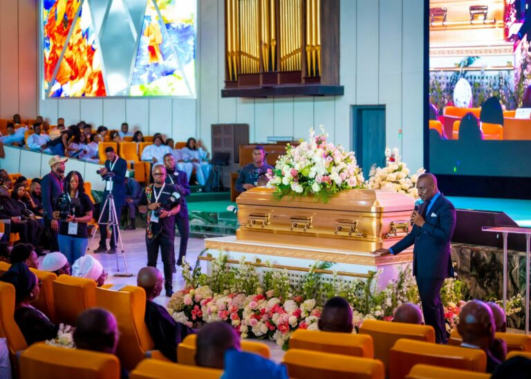 Late Governor Ajimobi’s Daughter, Abisola, Buried In Lagos, As Tears Flow 