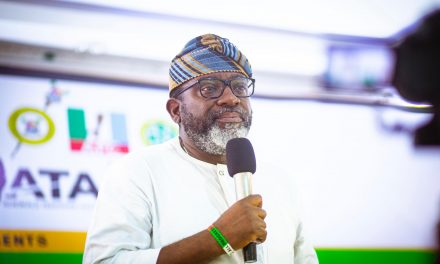 Lagos lawmaker empowers 500 widows with foodstuff, N10m