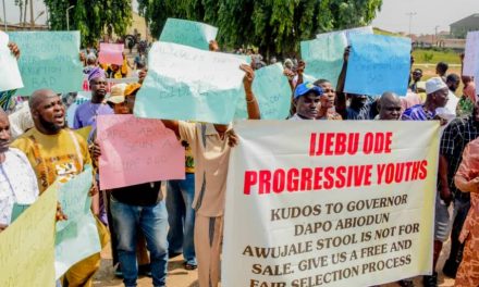 Awujale Stool: Alleged Bribery Scandal Rocks Selection Of New Awujale, As Protesters Endorse Suspension