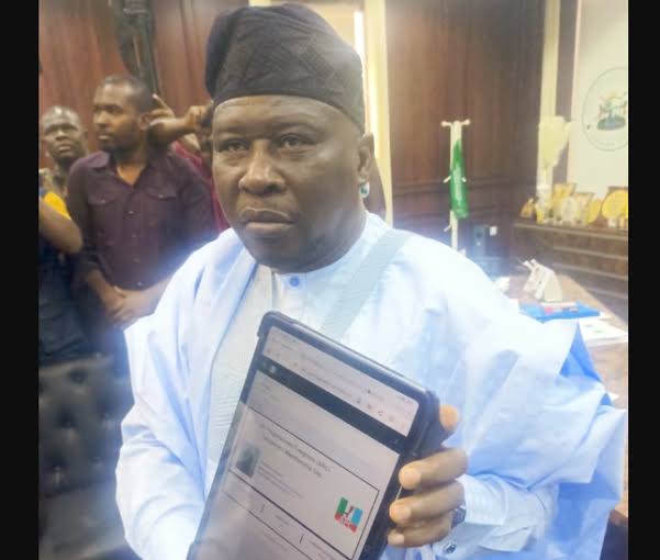 Gov. Fintiri Officially Dumps PDP For APC 